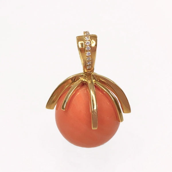 Ciondolo in corallo cerasuolo - Horos Officina Orafa Ciondolo in corallo cerasuolo - Horos Officina Orafa