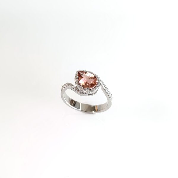 Anello con tormalina e diamanti - Horos Officina Orafa Anello con tormalina e diamanti - Horos Officina Orafa