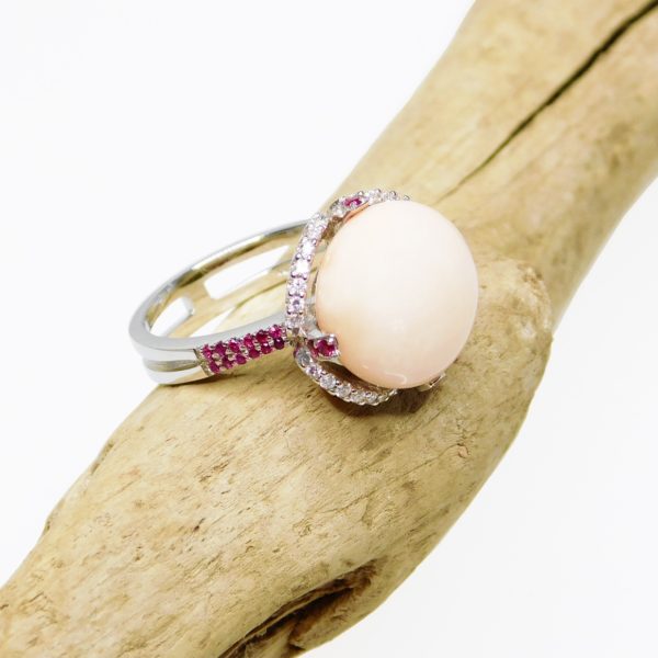 Anello con corallo rosa orientale (peau d'ange) - Horos Officina Orafa